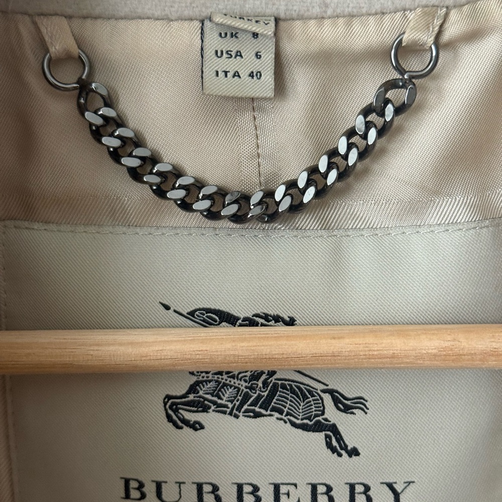 Burberry Beige Double-Breasted Trench Coat with Notch Collar - Picture 4 of 6